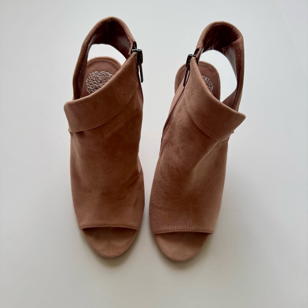 Vince Camuto blush Peep-Toe heels